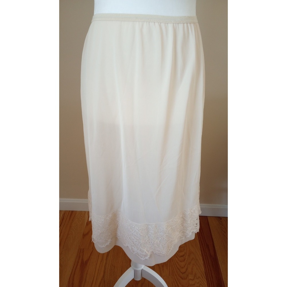 VTG 60s Rogers Ladies 26" Lace Trim Slip Size:6 Average (Nylon/Tricot) Cream